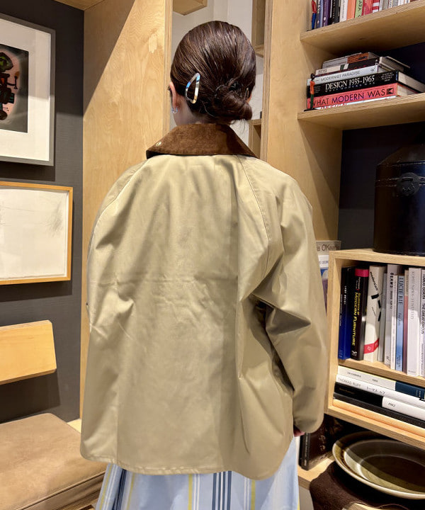 吉野 多恵さんの「BEAMS WOMEN｜14ゲージ クルーネック カーディガン」を使ったコーディネート