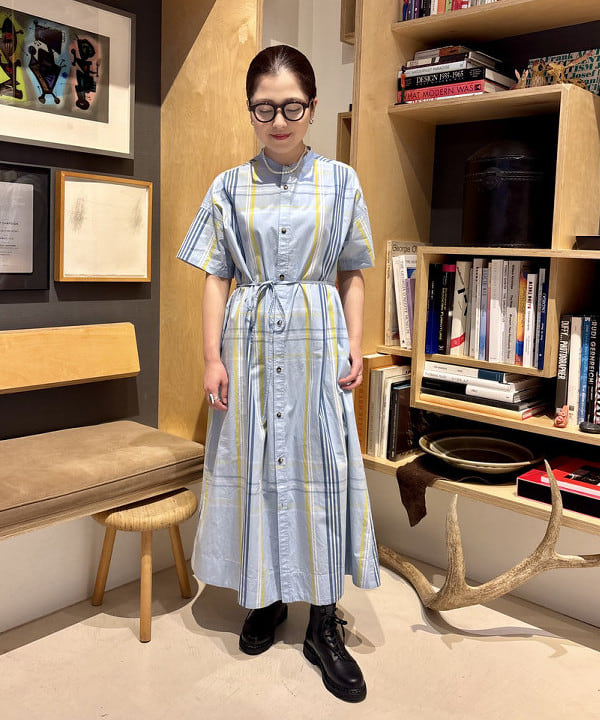 吉野 多恵さんの「BEAMS WOMEN｜14ゲージ クルーネック カーディガン」を使ったコーディネート