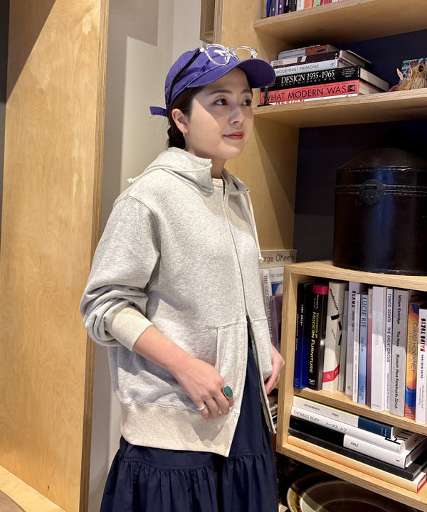 吉野 多恵さんの「BEAMS WOMEN｜US NAVY クルー ベスト」を使ったコーディネート