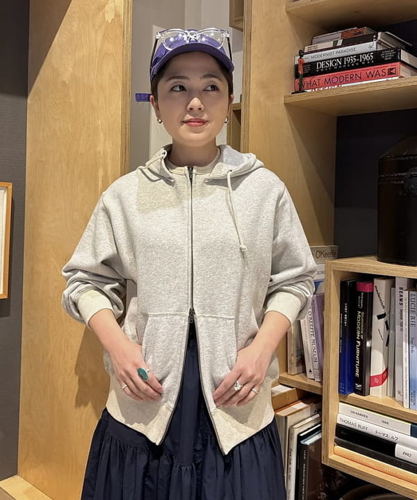 吉野 多恵さんの「BEAMS WOMEN｜US NAVY クルー ベスト」を使ったコーディネート