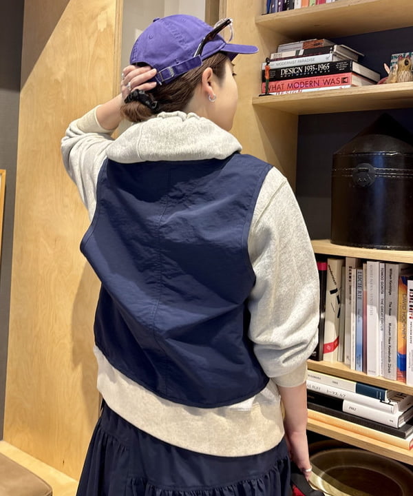 吉野 多恵さんの「BEAMS WOMEN｜US NAVY クルー ベスト」を使ったコーディネート