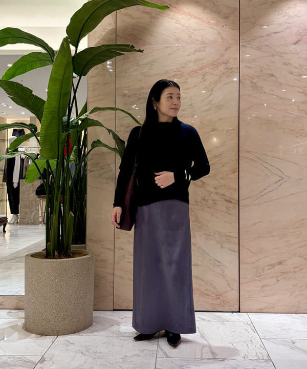 小笠原 楓さんの「BEAMS WOMEN｜フラッフィー ボートネック ニット」を使ったコーディネート