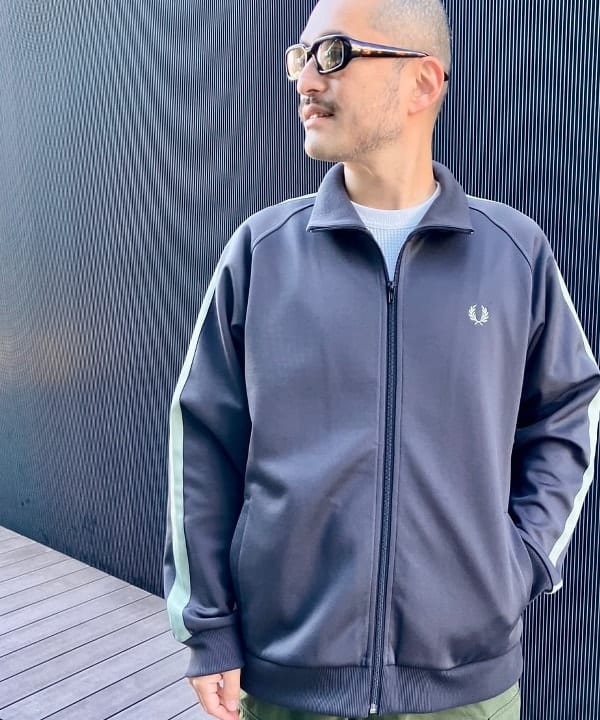 Tsutomu Nagafujiさんの「BEAMS WOMEN｜BEAMS｜【別注】FRED PERRY / Track Jacket 26SS｜トラックジャケット ジャージ｜ワイドシルエット」を使ったコーディネート