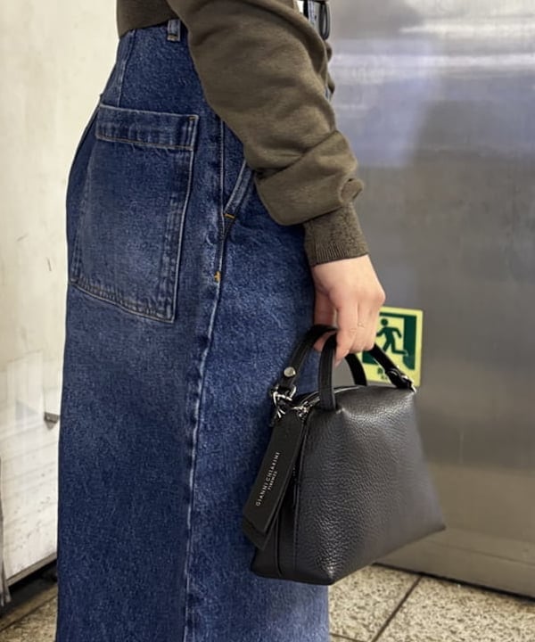 野村 美紅さんの「BEAMS WOMEN｜TAN / テンセルウール ロングスリーブ Tシャツ」を使ったコーディネート