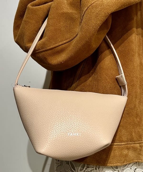 早川 萌子さんの「BEAMS WOMEN｜レース ベルカフス ロングスリーブ ワンピース」を使ったコーディネート