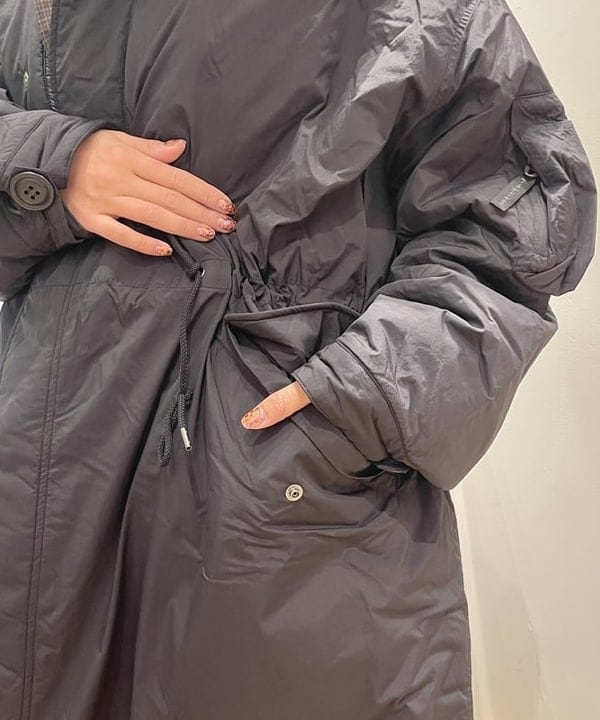 大木さんの「BEAMS WOMEN｜ベロア ワイド スウェット パンツ」を使ったコーディネート