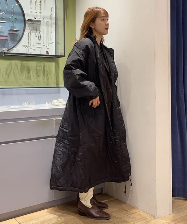 大木さんの「BEAMS WOMEN｜ベロア ワイド スウェット パンツ」を使ったコーディネート