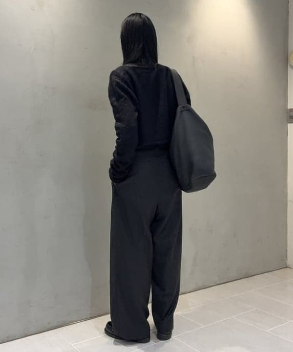 津藤 理佐子さんの「BEAMS WOMEN｜ヘムデタッチャブル スラックス」を使ったコーディネート