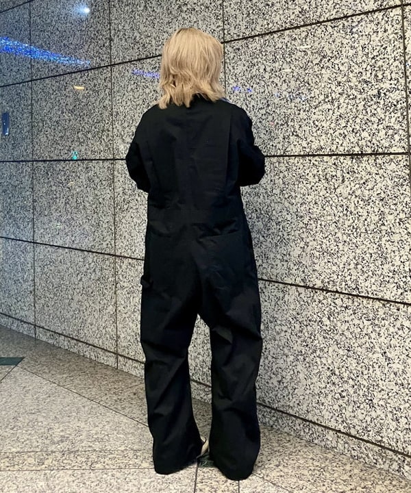 小原 もこさんの「BEAMS WOMEN｜シルバー 太フープ ピアス」を使ったコーディネート