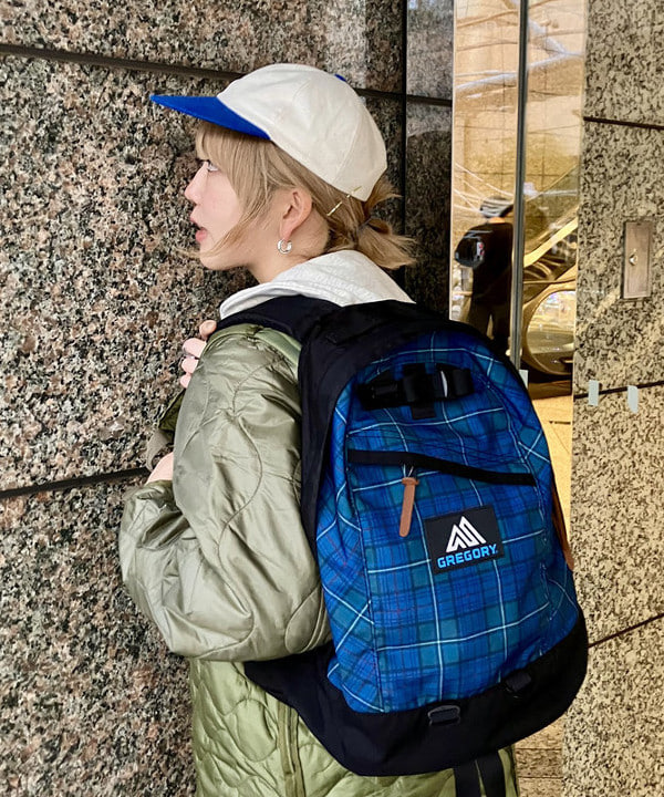 小原 もこさんの「BEAMS WOMEN｜クレイジー デタッチ スリーブ ライナー」を使ったコーディネート