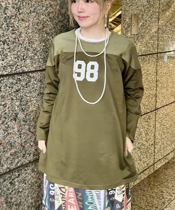 小原 もこさんの「BEAMS WOMEN｜クレイジー デタッチ スリーブ ライナー」を使ったコーディネート