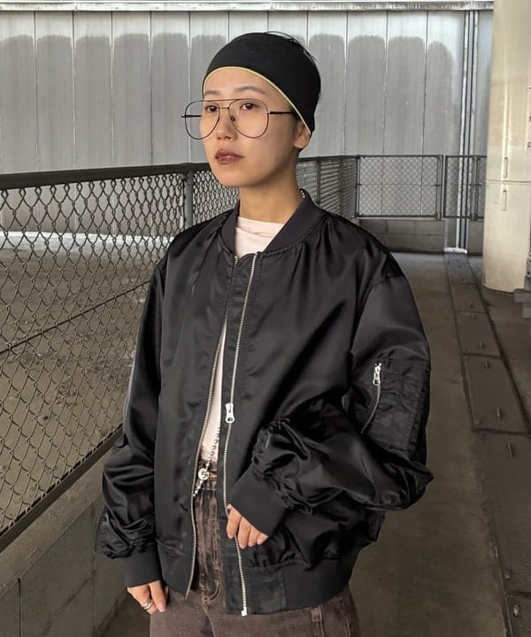 オカモト ミサキさんの「BEAMS WOMEN｜ギャザー アーム MA-1」を使ったコーディネート