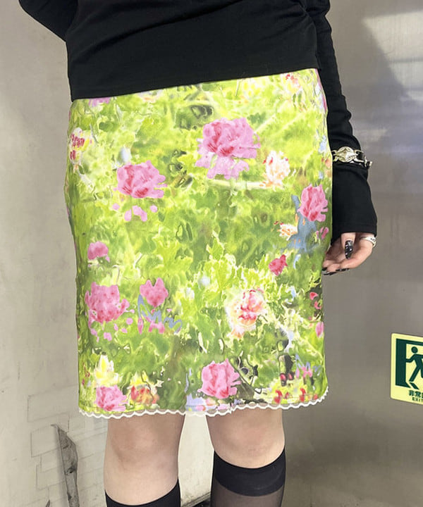 江口 息吹さんの「BEAMS WOMEN｜アシメ ネック ドレープ」を使ったコーディネート