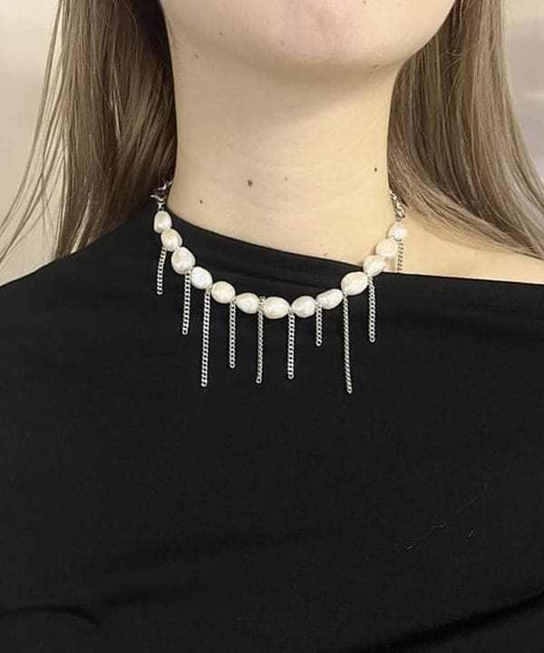 江口 息吹さんの「BEAMS WOMEN｜アシメ ネック ドレープ」を使ったコーディネート