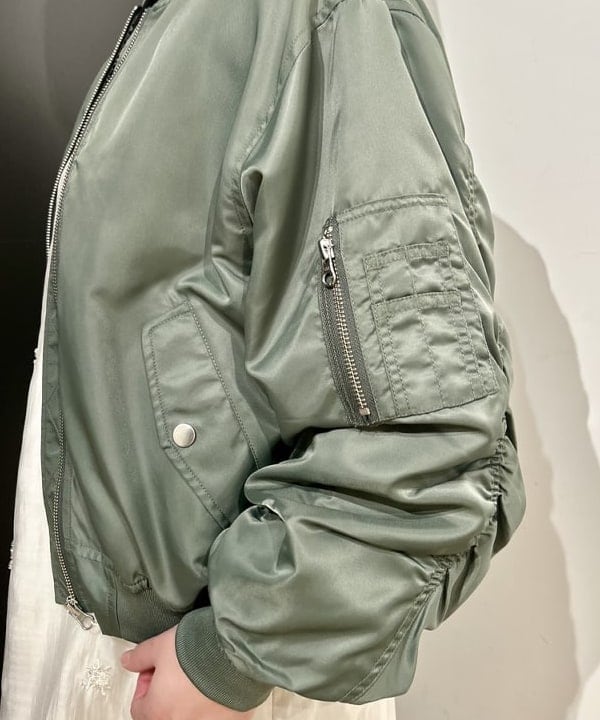 早川 萌子さんの「BEAMS WOMEN｜ギャザー アーム MA-1」を使ったコーディネート