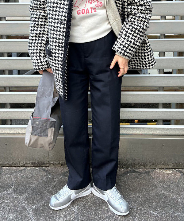 まつむさんの「BEAMS WOMEN｜レトロ フィット ジップ フーディー」を使ったコーディネート