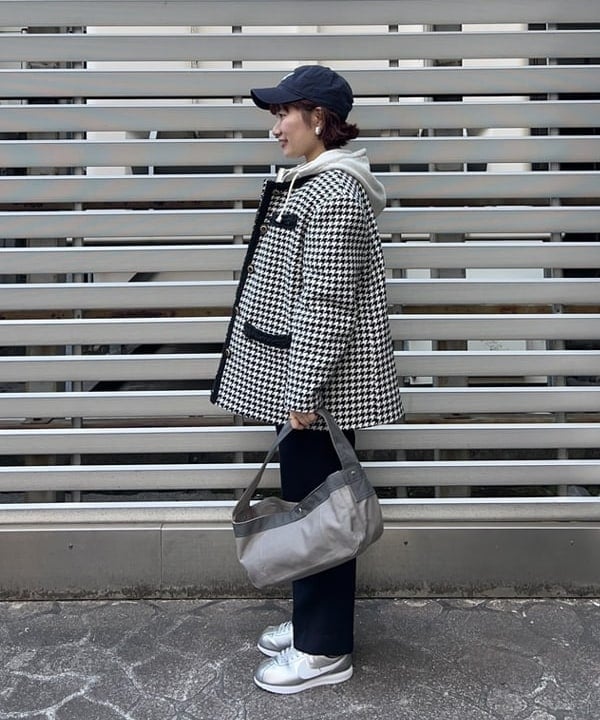 まつむさんの「BEAMS WOMEN｜レトロ フィット ジップ フーディー」を使ったコーディネート