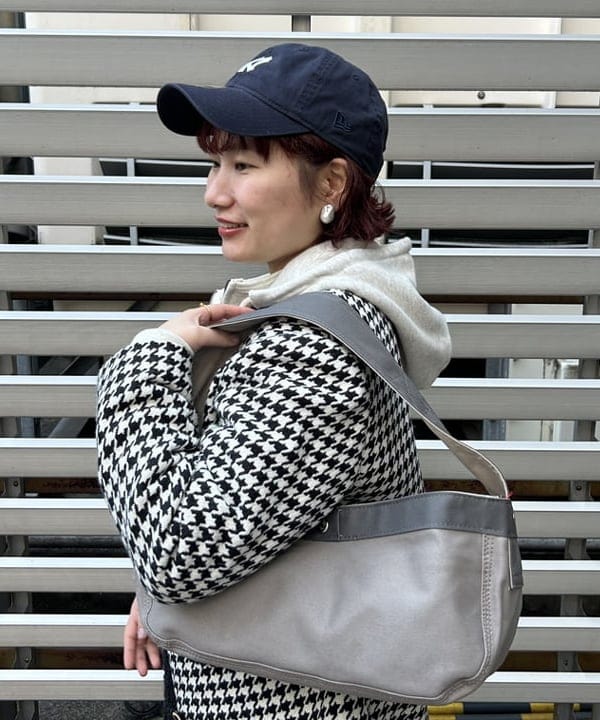 まつむさんの「BEAMS WOMEN｜レトロ フィット ジップ フーディー」を使ったコーディネート