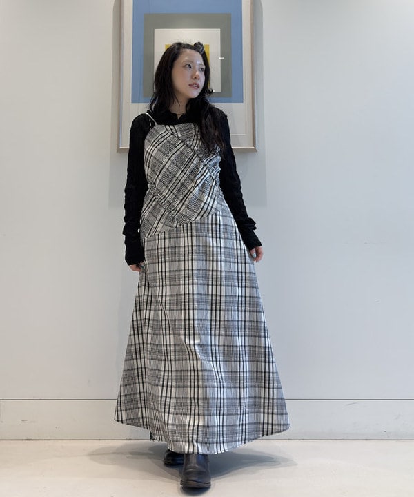 須賀さんの「BEAMS WOMEN｜チェック キリカエ キャミ ワンピース」を使ったコーディネート