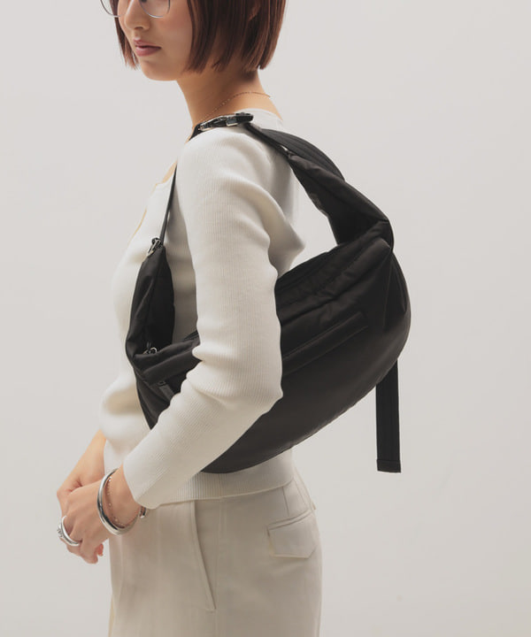 NATSUKIさんの「BEAMS WOMEN｜NOMADIS / SLINGO ボディバッグ」を使ったコーディネート