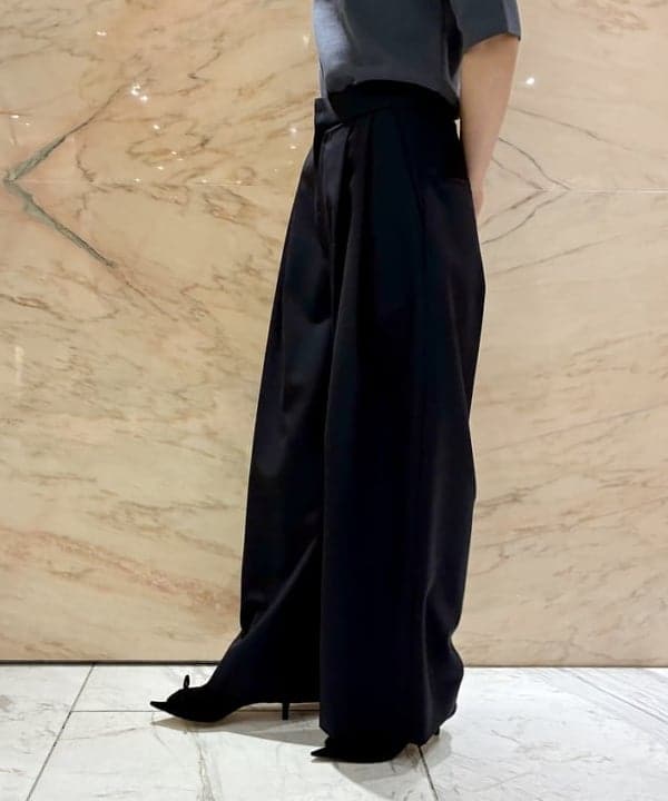 中丸　栞さんの「BEAMS WOMEN｜BOGKI / リブル クロス ボディ バッグ」を使ったコーディネート