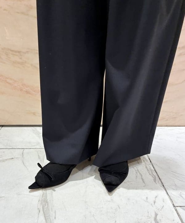 中丸　栞さんの「BEAMS WOMEN｜BOGKI / リブル クロス ボディ バッグ」を使ったコーディネート