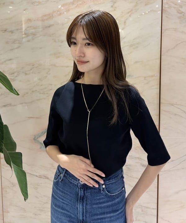 茂野 真楓さんの「BEAMS WOMEN｜シンプル ボートネックニット .M」を使ったコーディネート