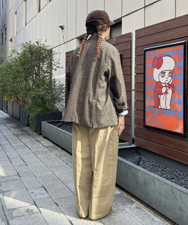 エノモト アミさんの「BEAMS WOMEN｜ツイード スリーボタン ビッグジャケット」を使ったコーディネート