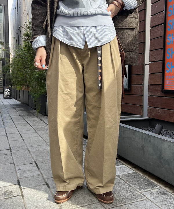 エノモト アミさんの「BEAMS WOMEN｜ツイード スリーボタン ビッグジャケット」を使ったコーディネート