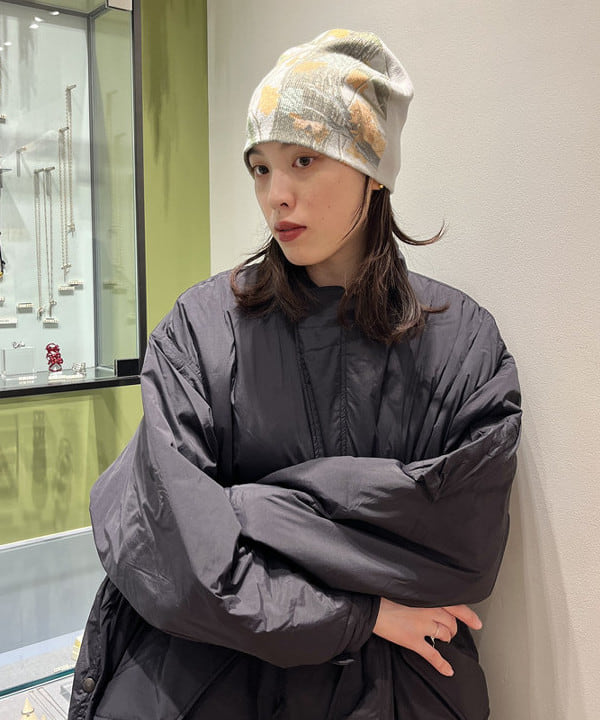 神坂 莉子さんの「BEAMS WOMEN｜リアル ツリー カモ ニット帽」を使ったコーディネート