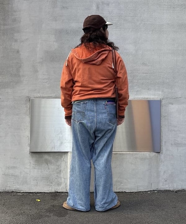 イガラシさんの「BEAMS WOMEN｜【別注】WAREHOUSE & CO. / セコハン 後付け フーディー」を使ったコーディネート