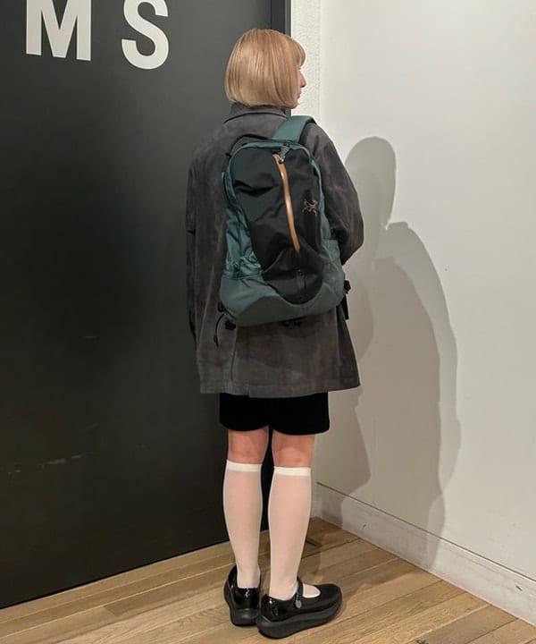 佐藤 亜美さんの「BEAMS WOMEN｜【別注】GOOD ROCK SPEED / Marilyn Monroe ロングスリーブ Tシャツ」を使ったコーディネート