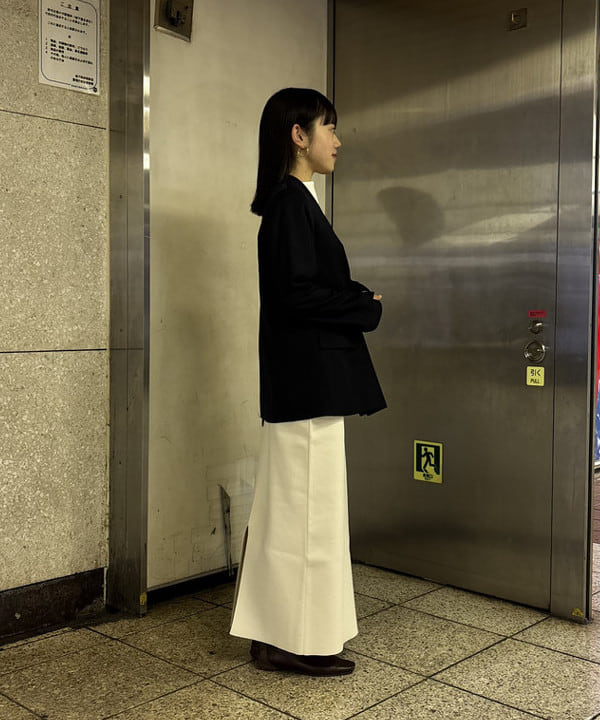 野村 美紅さんの「BEAMS WOMEN｜シンプル ボートネックニット .M」を使ったコーディネート