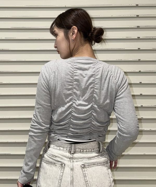 松本 佳菜子さんの「BEAMS WOMEN｜CONTROL FREAK / DOWNY ショルダーバッグ」を使ったコーディネート