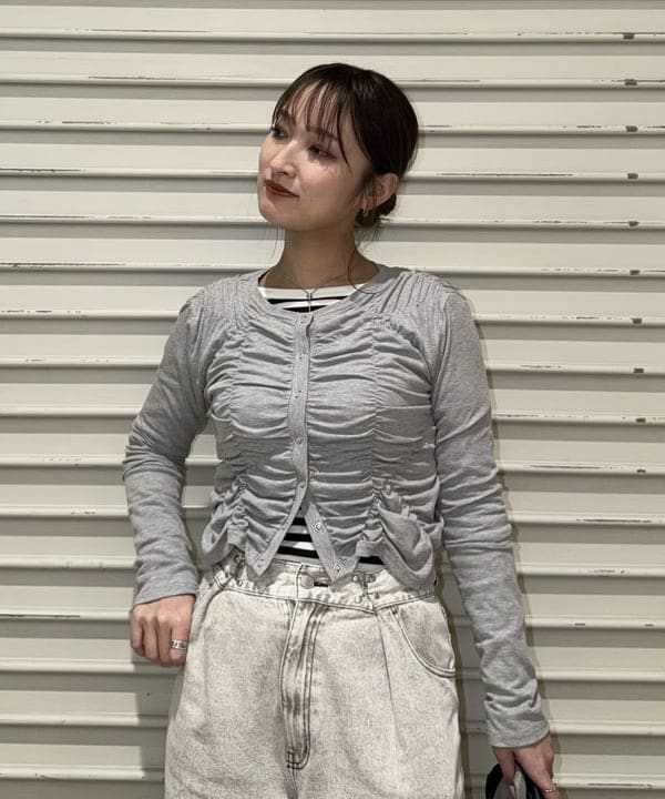 松本 佳菜子さんの「BEAMS WOMEN｜CONTROL FREAK / DOWNY ショルダーバッグ」を使ったコーディネート