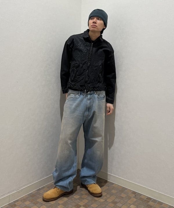 配島 孝明さんの「BEAMS WOMEN｜ユーズド加工 レザージップブルゾン」を使ったコーディネート