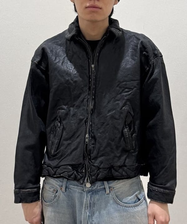 配島 孝明さんの「BEAMS WOMEN｜ユーズド加工 レザージップブルゾン」を使ったコーディネート