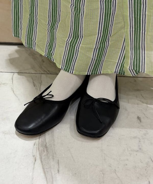 茂野 真楓さんの「BEAMS WOMEN｜ne Quittez pas / ボイル ストライプ パネル ワンピース」を使ったコーディネート