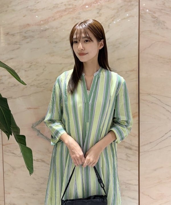 茂野 真楓さんの「BEAMS WOMEN｜ne Quittez pas / ボイル ストライプ パネル ワンピース」を使ったコーディネート