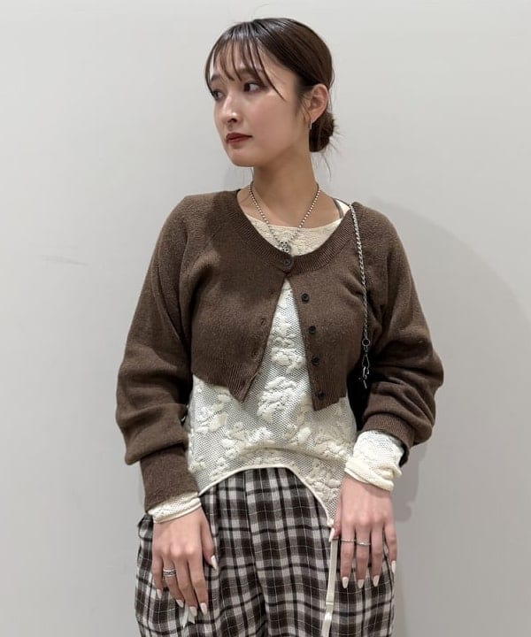 松本 佳菜子さんの「BEAMS WOMEN｜メタル メッシュ チェーン バッグ」を使ったコーディネート