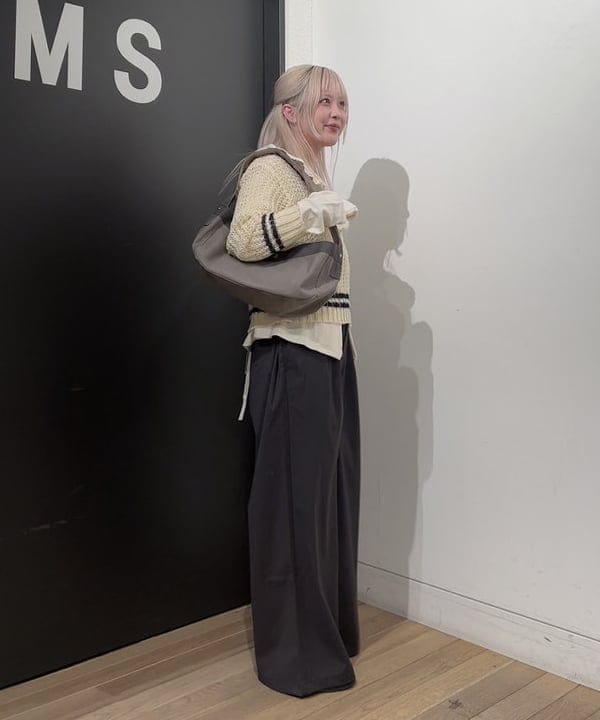 ando naoさんの「BEAMS WOMEN｜ラッフル カーディガン」を使ったコーディネート