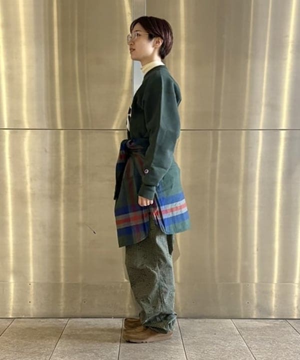 みりさんの「ビッグ タータン バスク シャツ」を使ったコーディネート