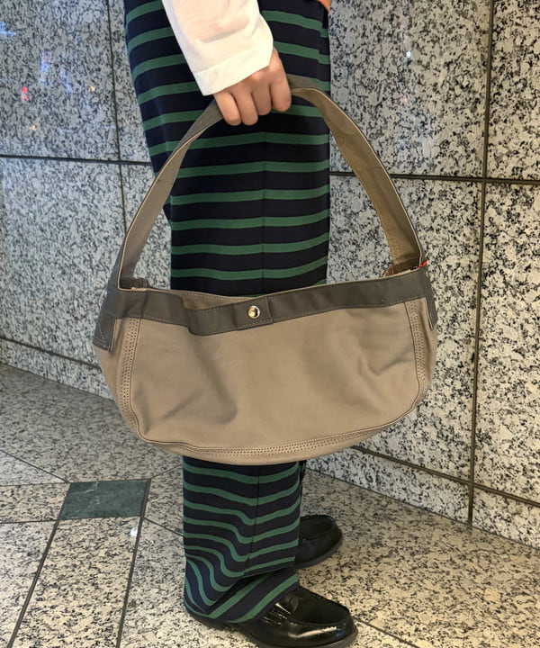 ばるたんさんの「BEAMS WOMEN｜シアー ナンバリング フットボール」を使ったコーディネート