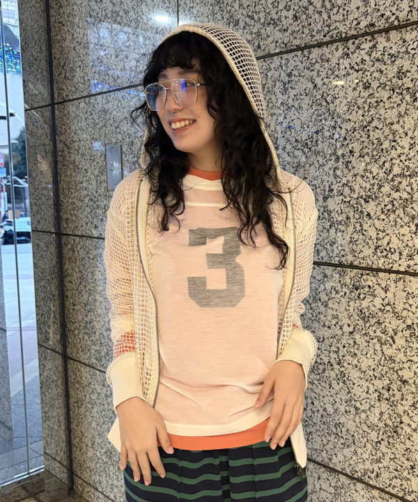 ばるたんさんの「BEAMS WOMEN｜シアー ナンバリング フットボール」を使ったコーディネート