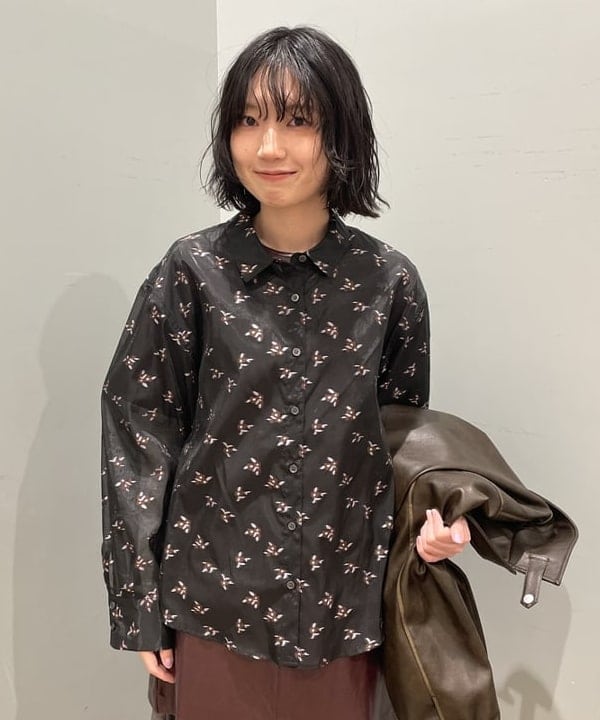 加歩さんの「BEAMS WOMEN｜レザーライクプリーツ スカート」を使ったコーディネート
