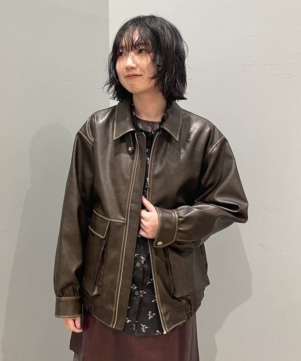 加歩さんの「BEAMS WOMEN｜レザーライクプリーツ スカート」を使ったコーディネート