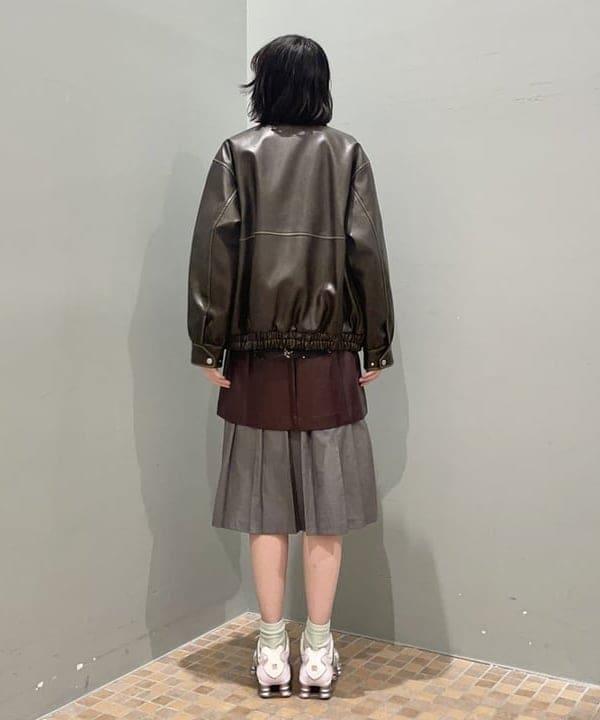 加歩さんの「BEAMS WOMEN｜レザーライクプリーツ スカート」を使ったコーディネート