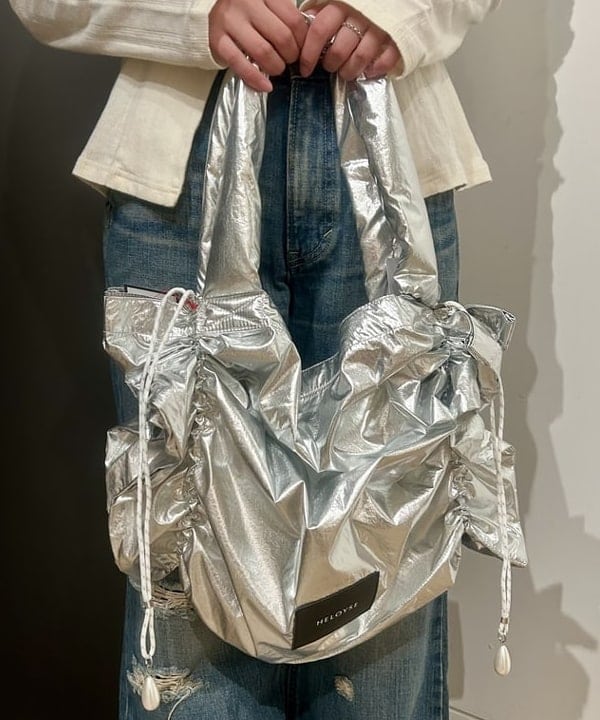 早川 萌子さんの「BEAMS WOMEN｜ラッフル カーディガン」を使ったコーディネート