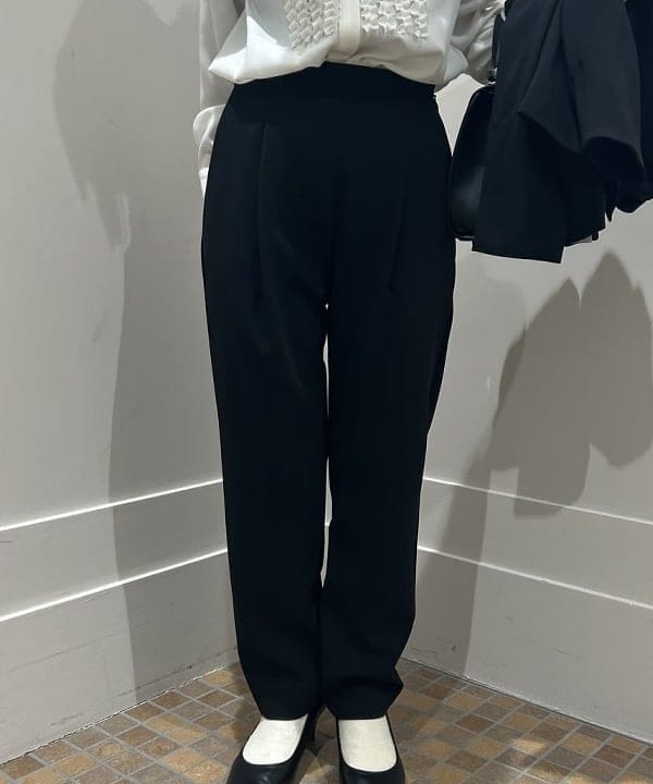 大槻 まひろさんの「BEAMS WOMEN｜トリアセ 1タック パンツ＊」を使ったコーディネート