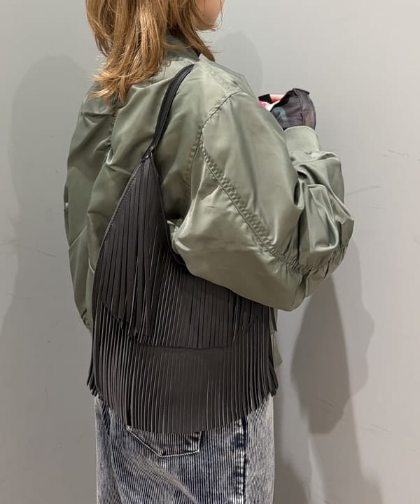 まゆちゃんさんの「BEAMS WOMEN｜コーデュロイ 5ポケット ワイド パンツ」を使ったコーディネート